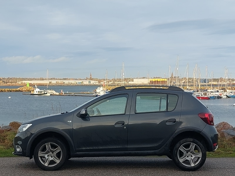 Used Dacia Sandero Stepway 2018 for sale - 76779847: Photo 4