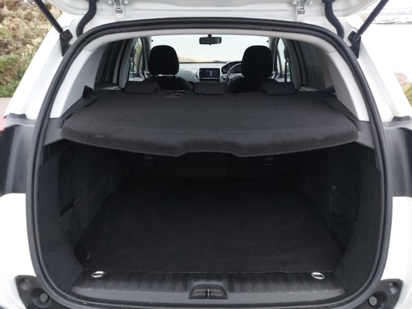 Used Peugeot 2008 2016 for sale - 76294309: Photo 8