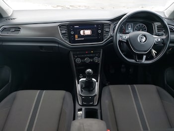 Used Volkswagen T-Roc 2019 for sale - 77777409: Photo