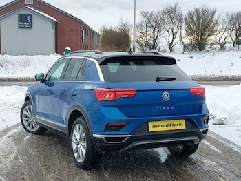 Used Volkswagen T-Roc 2019 for sale - 77777409: Photo