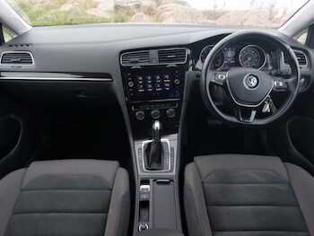 Used Volkswagen Golf 2018 for sale - 76484035: Photo