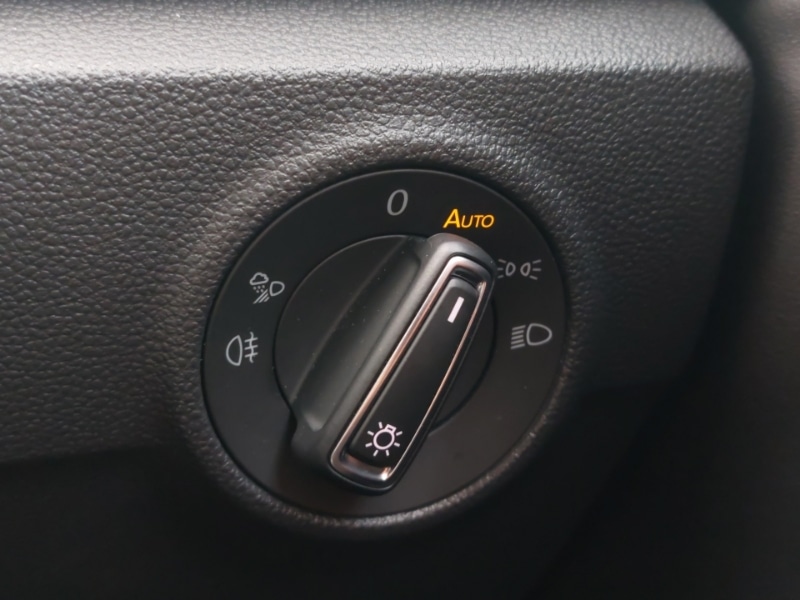 Used Volkswagen T-Roc 2023 for sale - 76602427: Photo 18