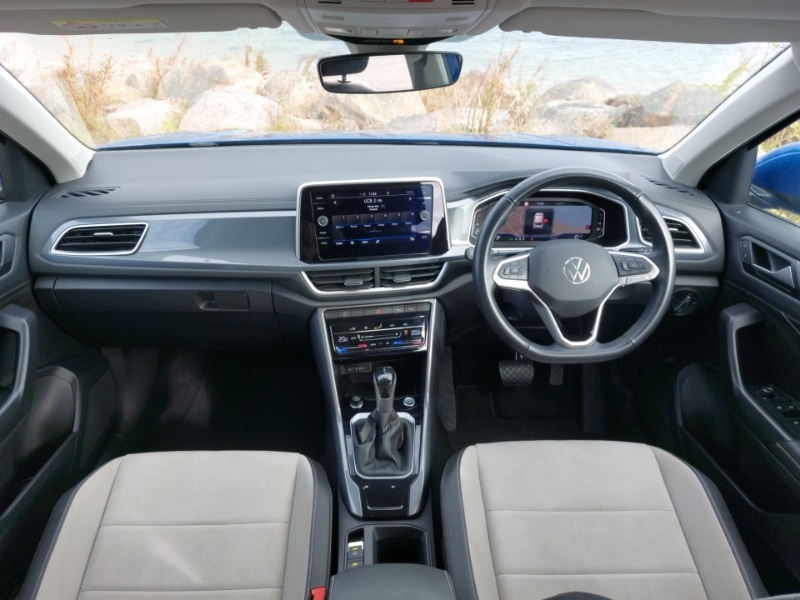 Used Volkswagen T-Roc 2023 for sale - 76335876: Photo 2