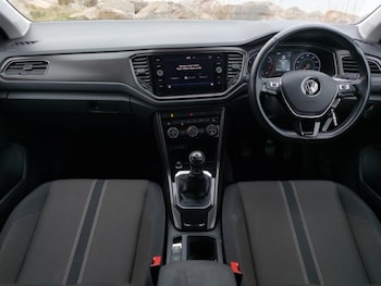 Used Volkswagen T-Roc 2019 for sale - 78987791: Photo