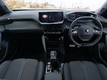 Used Peugeot 2008 2024 for sale - 76264598: Photo 2