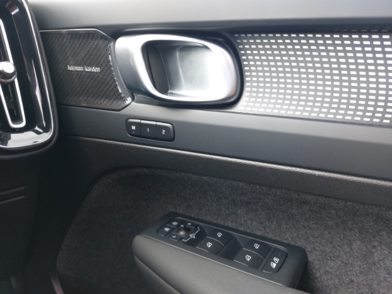 Used Volvo XC40 2024 for sale - 76051947: Photo 17