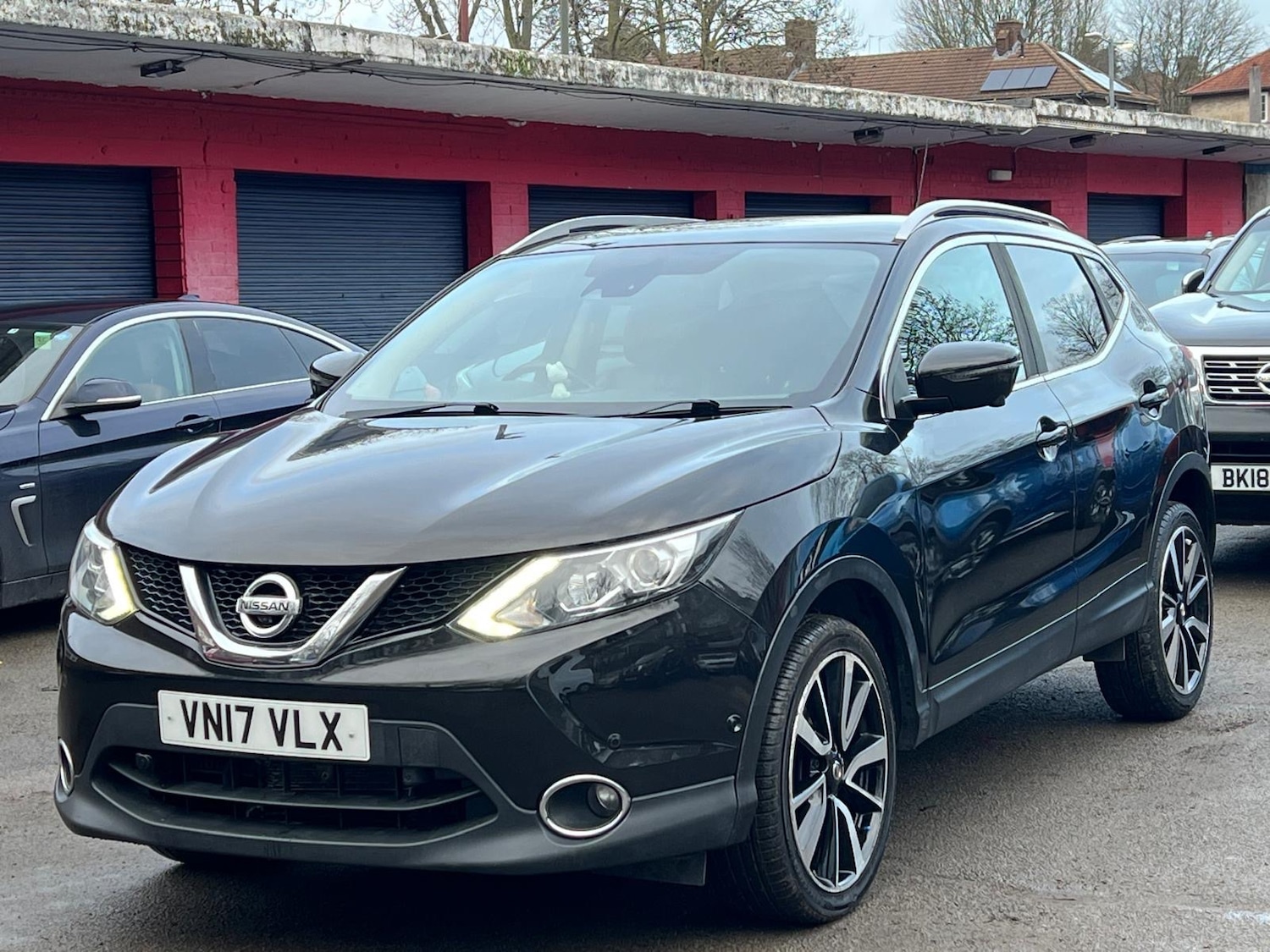 Used Nissan Qashqai 2017 for sale - 77387792: Photo 2