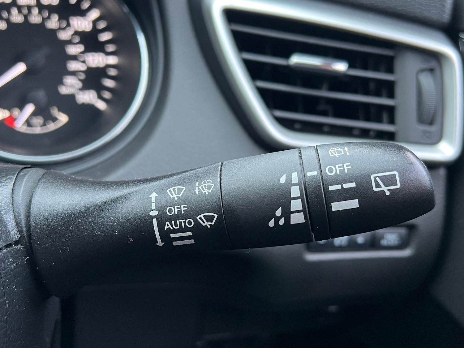 Used Nissan Qashqai 2017 for sale - 77387792: Photo 28