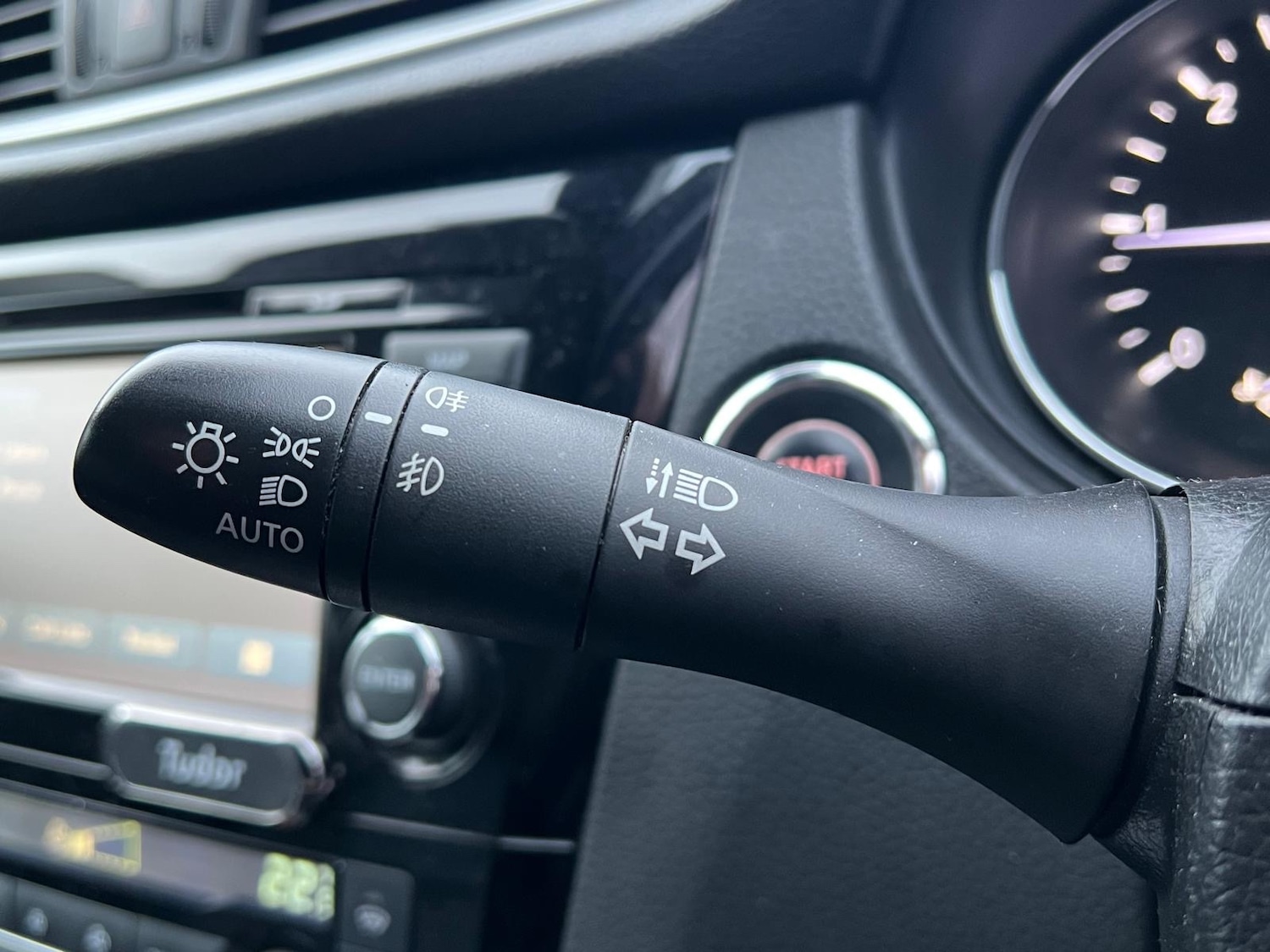 Used Nissan Qashqai 2017 for sale - 77387792: Photo 31