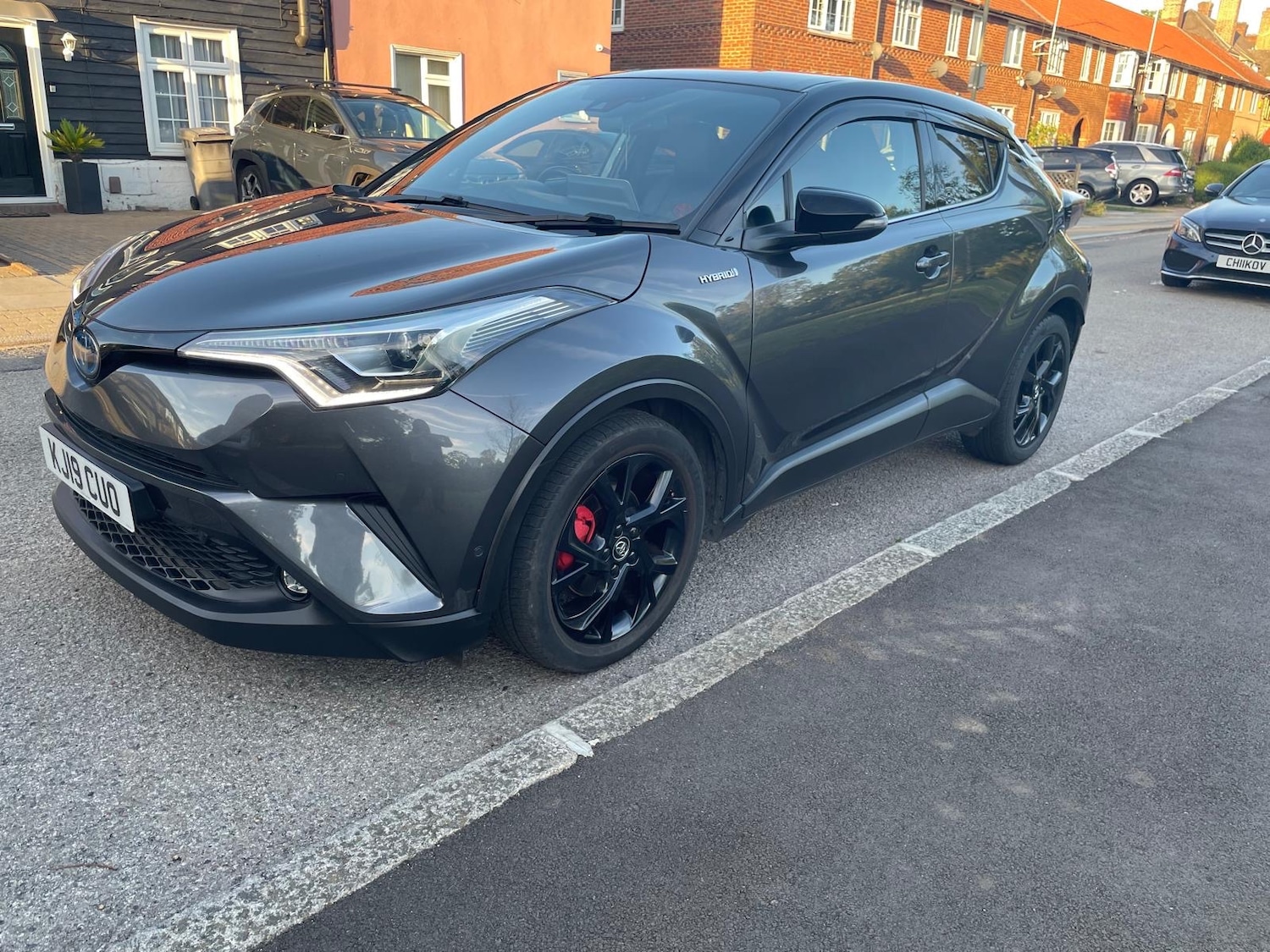 Used Toyota C-HR 2019 for sale - 76710449: Photo 2