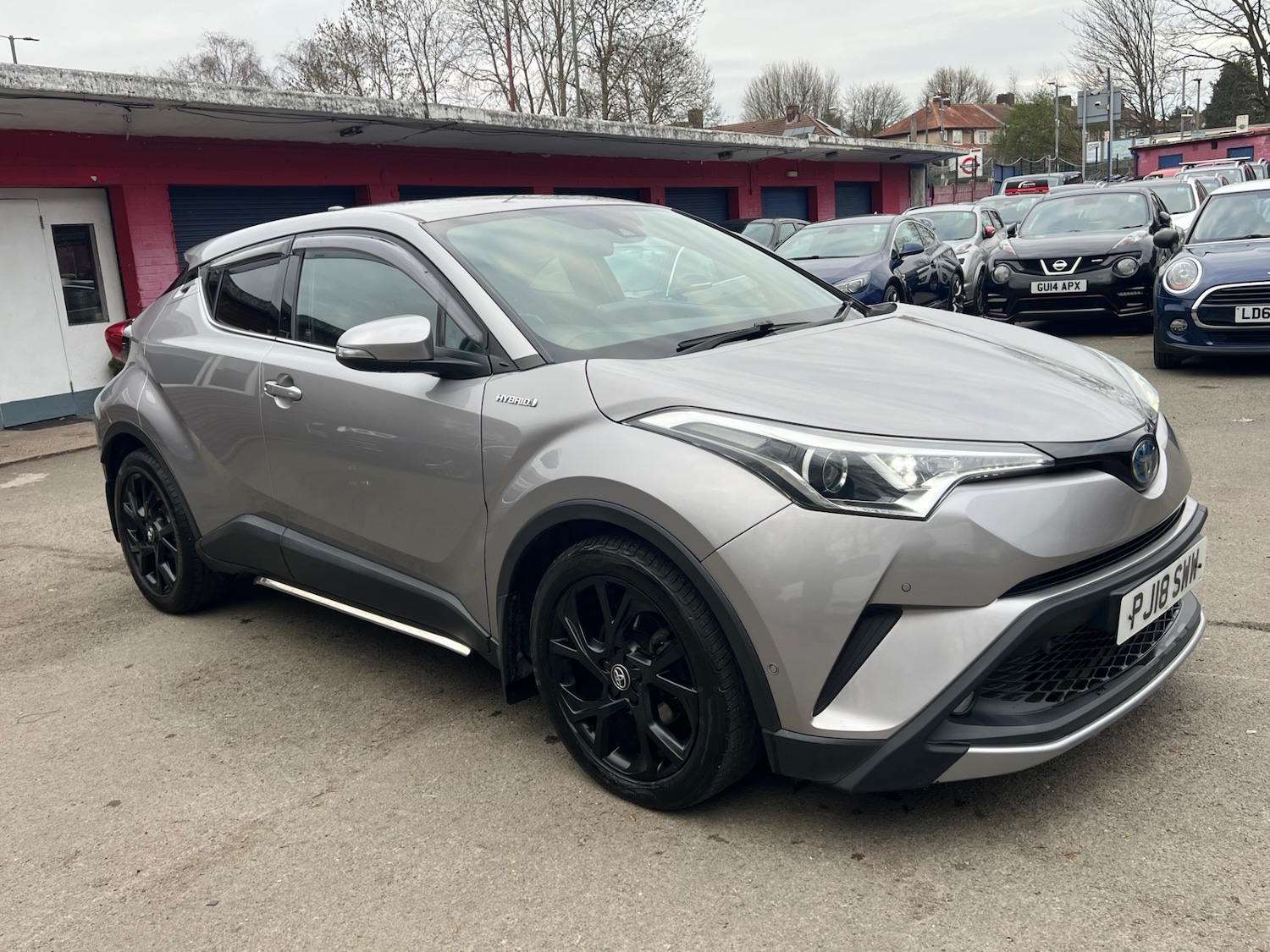 Used Toyota C-HR 2018 for sale - 77804304: Photo 2