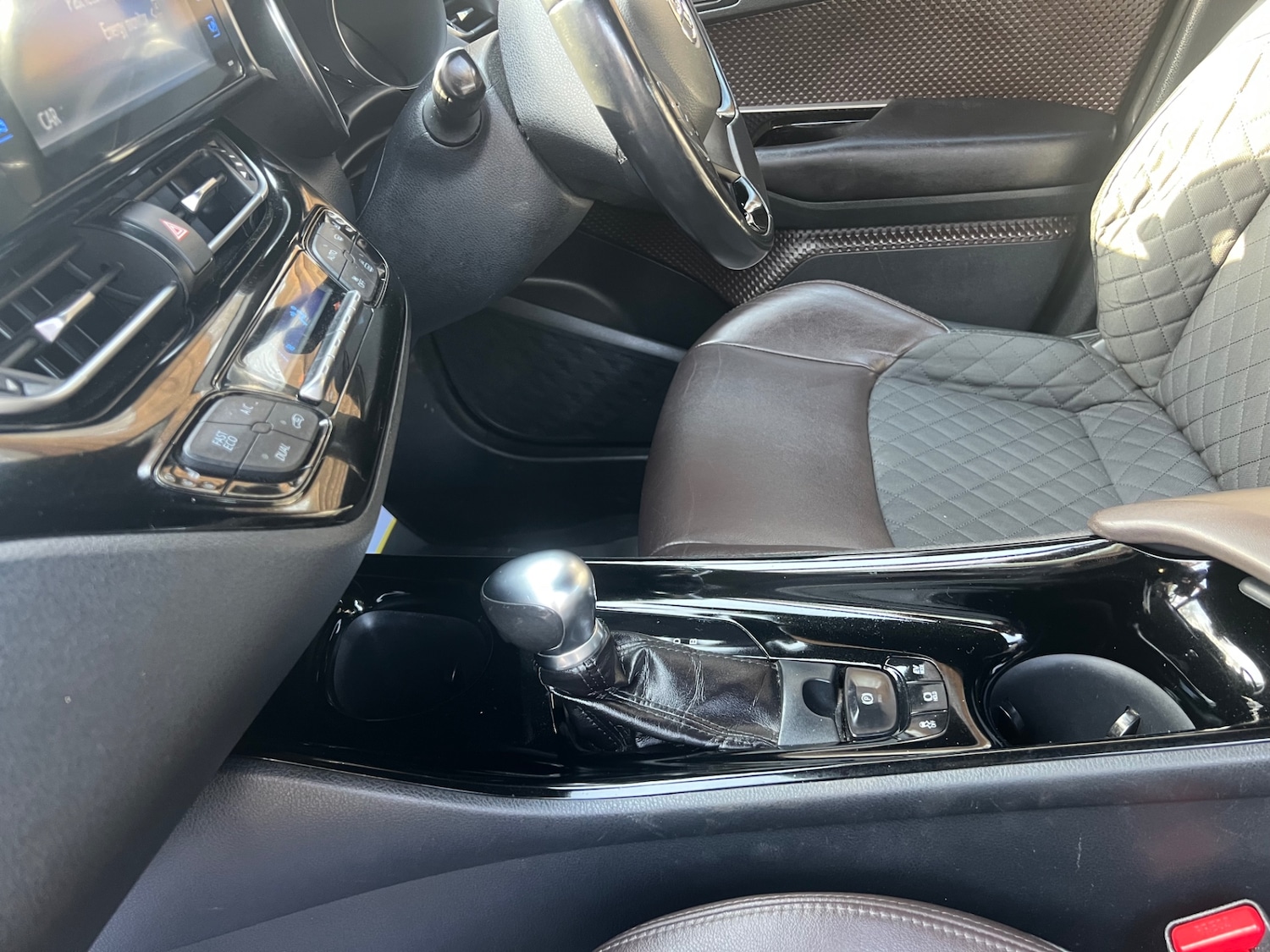 Used Toyota C-HR 2018 for sale - 77804304: Photo 22