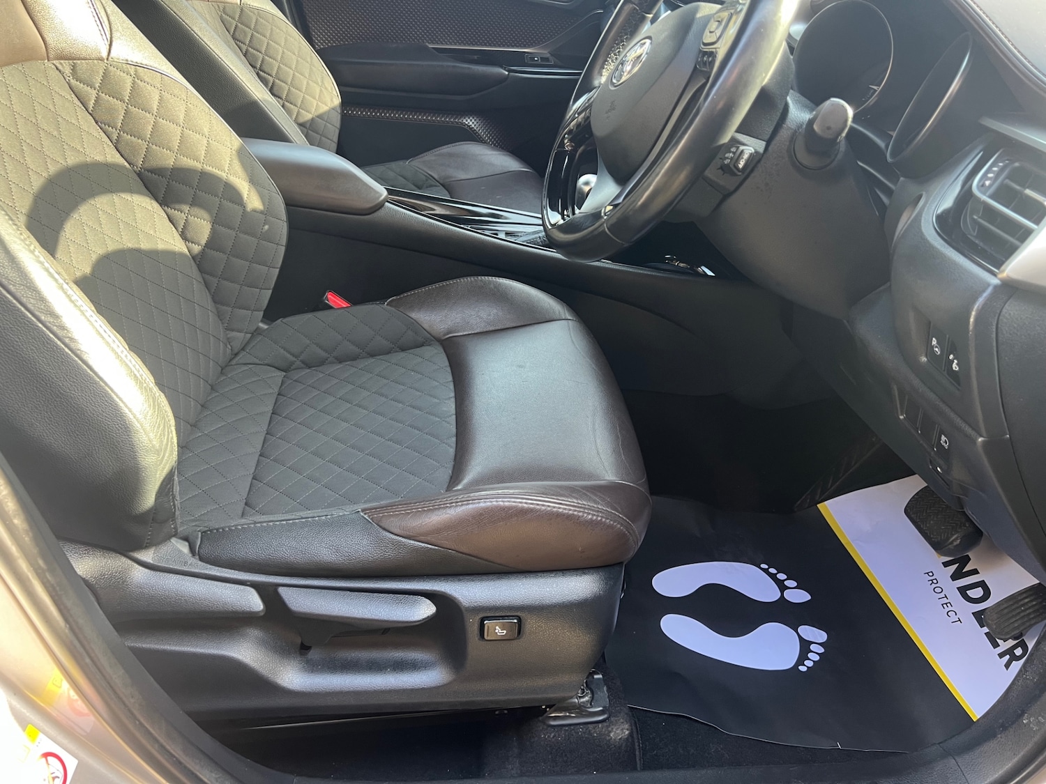 Used Toyota C-HR 2018 for sale - 77804304: Photo 35