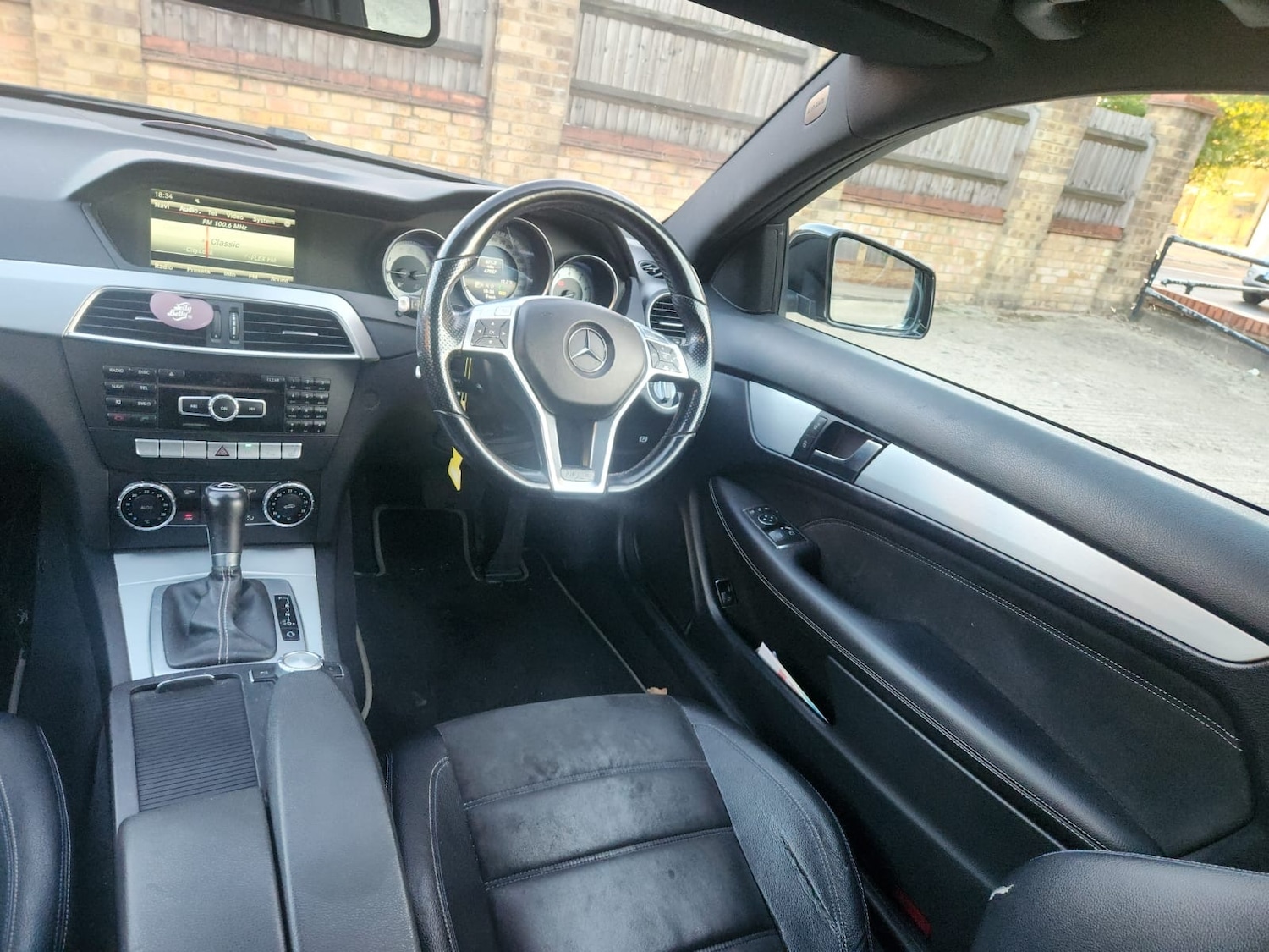 Used Mercedes-Benz C Class 2014 for sale - 76287037: Photo 23