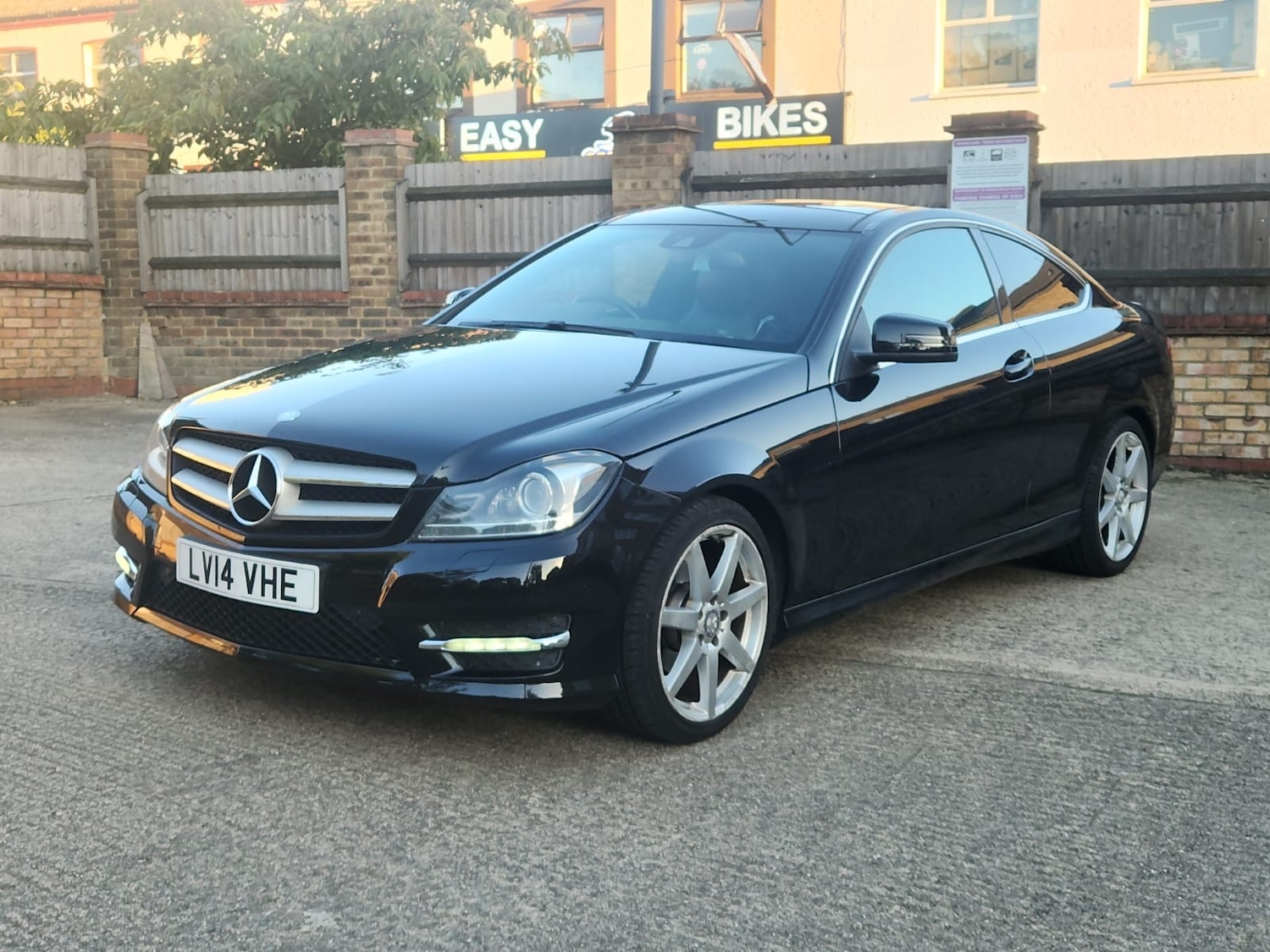 Used Mercedes-Benz C Class 2014 for sale - 76287037: Photo 4