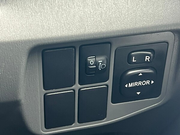 Used Toyota Prius 2010 for sale - 75266868: Photo 24