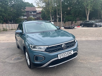 Used Volkswagen T-Roc 2023 for sale - 79451551: Photo