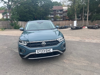 Used Volkswagen T-Roc 2023 for sale - 79451551: Photo