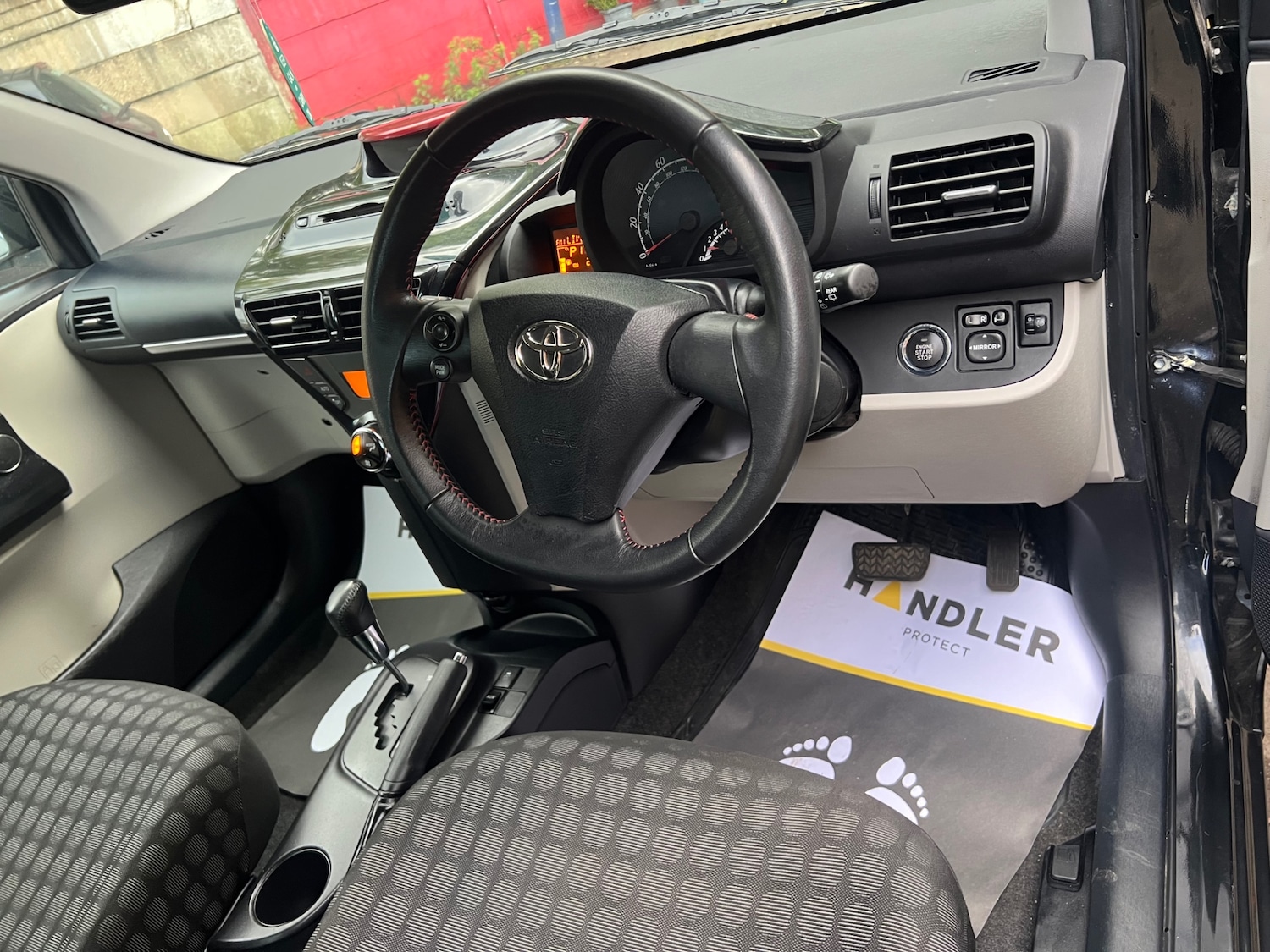 Used Toyota IQ 2012 for sale - 75976121: Photo 22