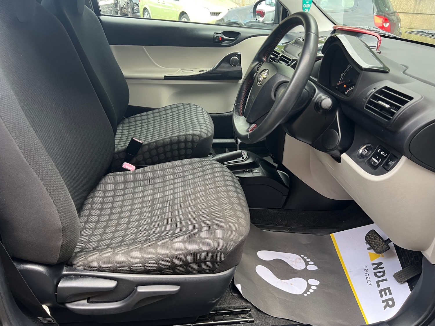 Used Toyota IQ 2012 for sale - 75976121: Photo 24