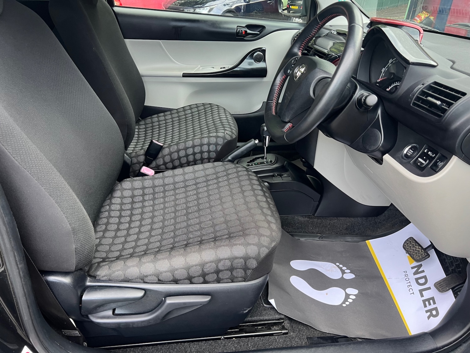 Used Toyota IQ 2012 for sale - 75976121: Photo 27