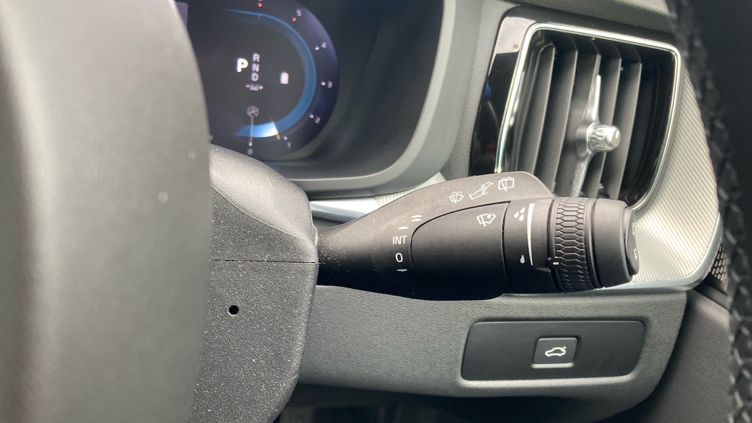 Used Volvo XC60 2023 for sale - 77935146: Photo 16