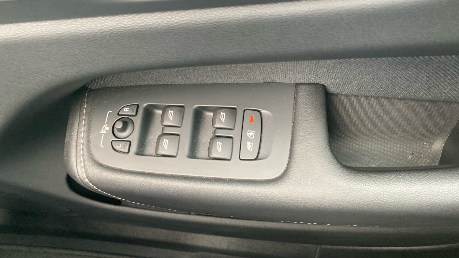 Used Volvo XC60 2023 for sale - 77935146: Photo 19