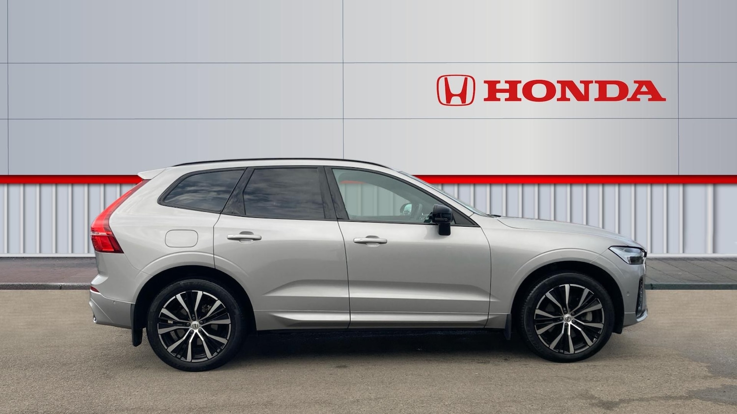 Used Volvo XC60 2023 for sale - 77935146: Photo 5