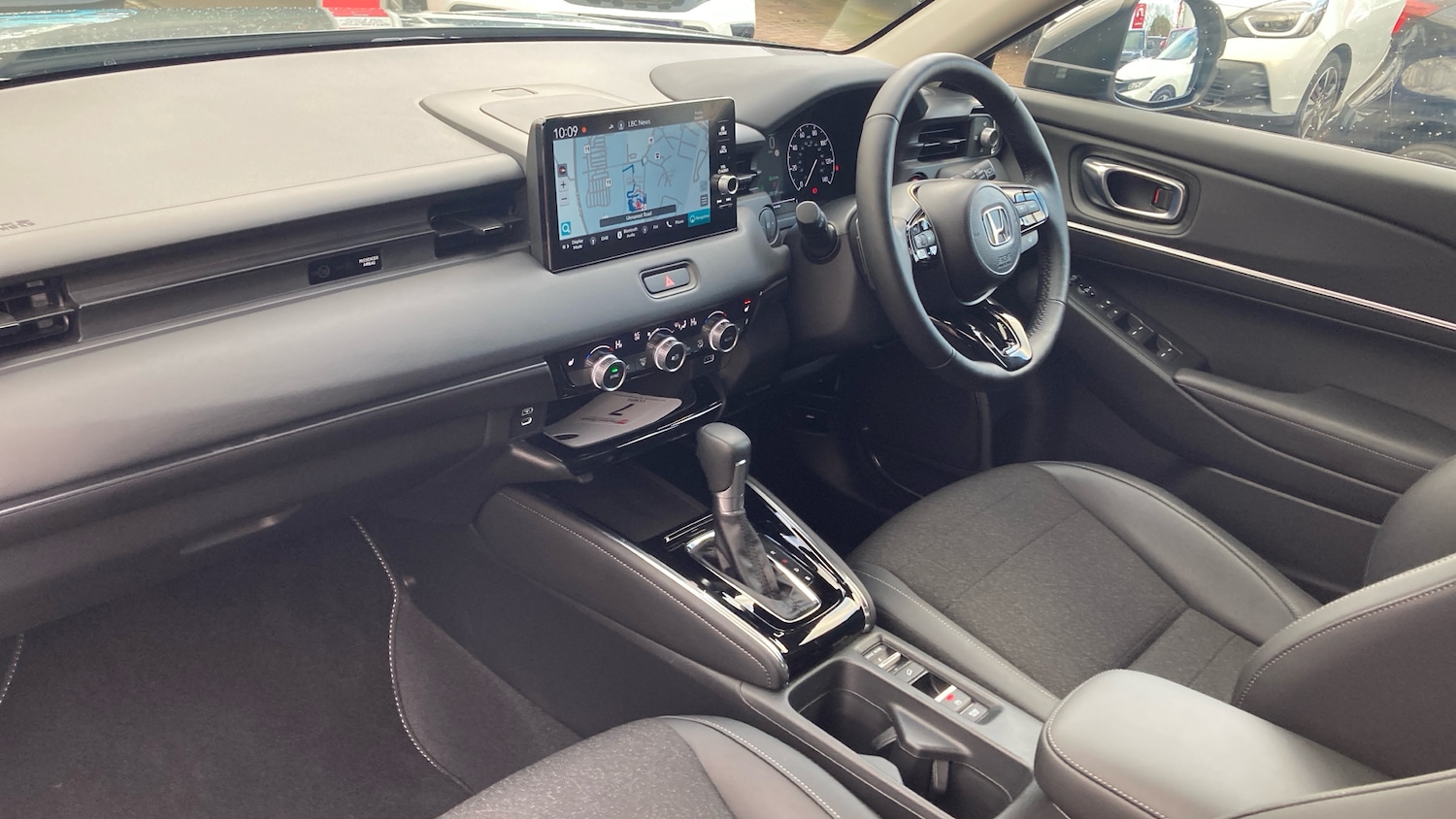 Used Honda HR-V 2025 for sale - 77975364: Photo 2