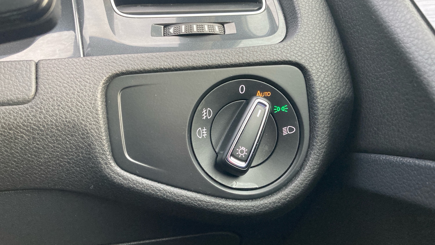 Used Volkswagen Golf 2019 for sale - 76877824: Photo 17