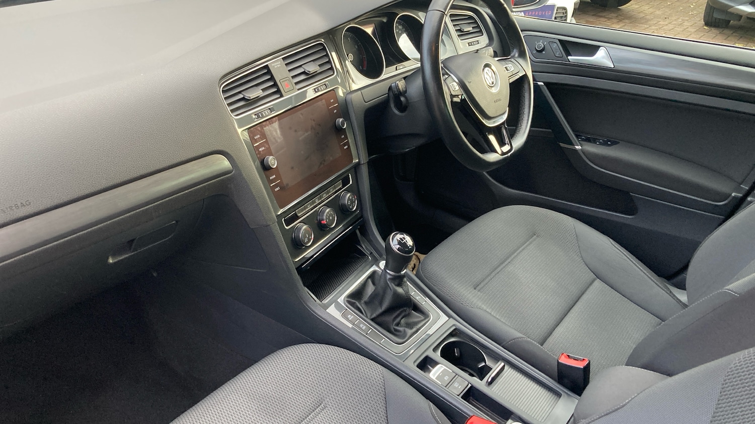 Used Volkswagen Golf 2019 for sale - 76877824: Photo 2