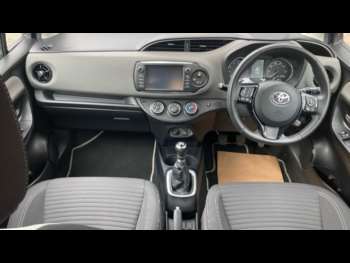 Used Toyota Yaris 2017 for sale - 74868519: Photo