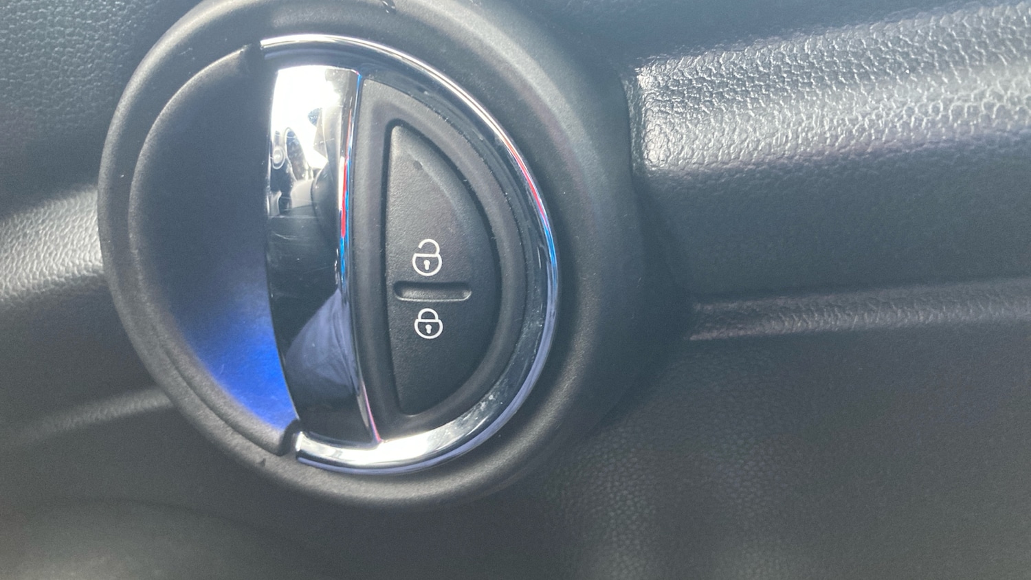 Used MINI Hatch 2018 for sale - 76932117: Photo 18