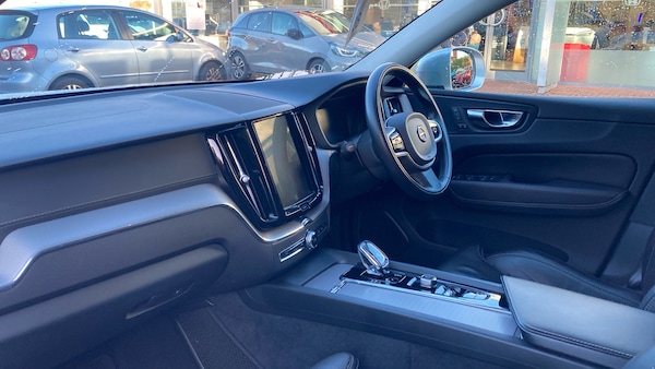 Used Volvo XC60 2019 for sale - 76311277: Photo 2
