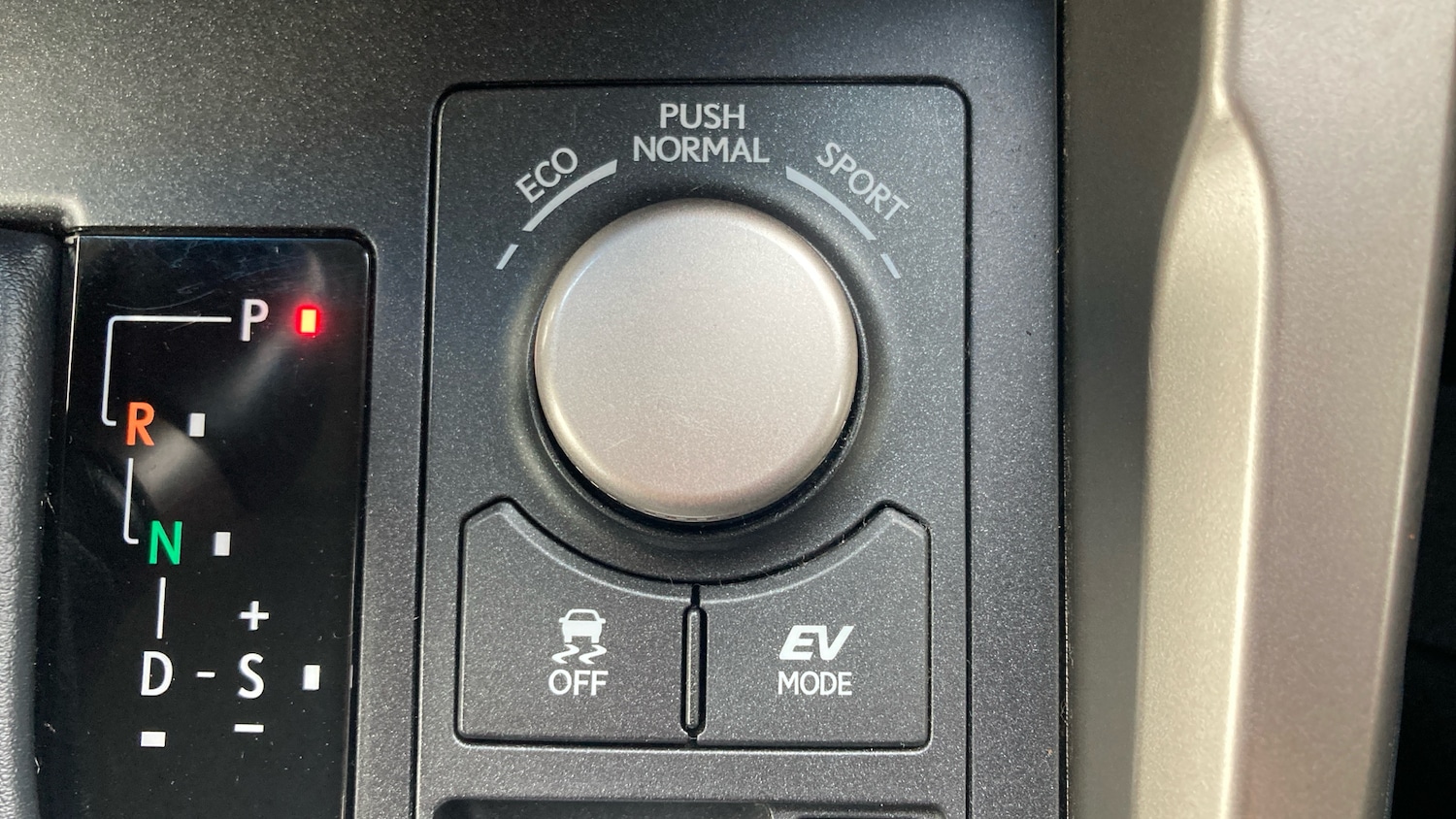 Used Lexus NX 2017 for sale - 77335770: Photo 13