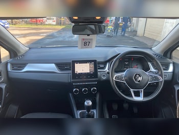 Used Renault Captur 2021 for sale - 77975367: Photo