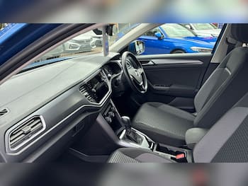 Used Volkswagen T-Roc 2021 for sale - 79762412: Photo