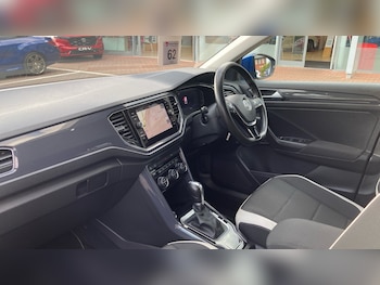 Used Volkswagen T-Roc 2019 for sale - 78370779: Photo