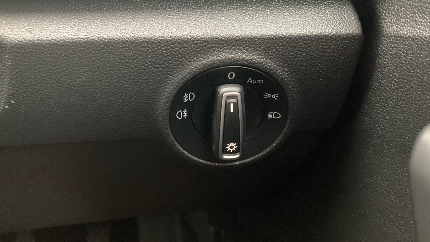 Used Volkswagen T-Roc 2018 for sale - 77033322: Photo 18