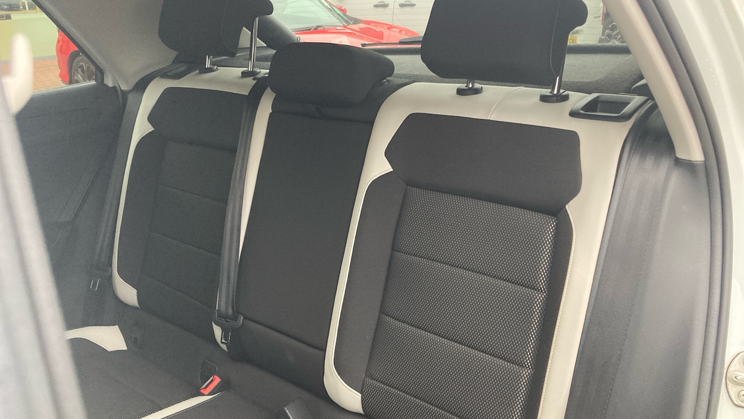 Used Volkswagen T-Roc 2018 for sale - 77033322: Photo 8