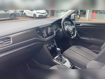Used Volkswagen T-Roc 2019 for sale - 79384216: Photo