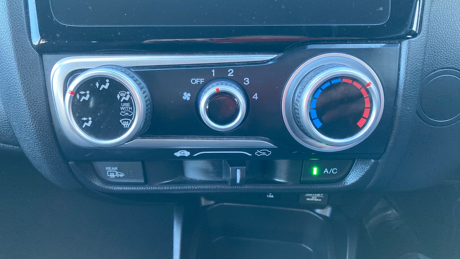 Used Honda Jazz 2018 for sale - 76490338: Photo 15