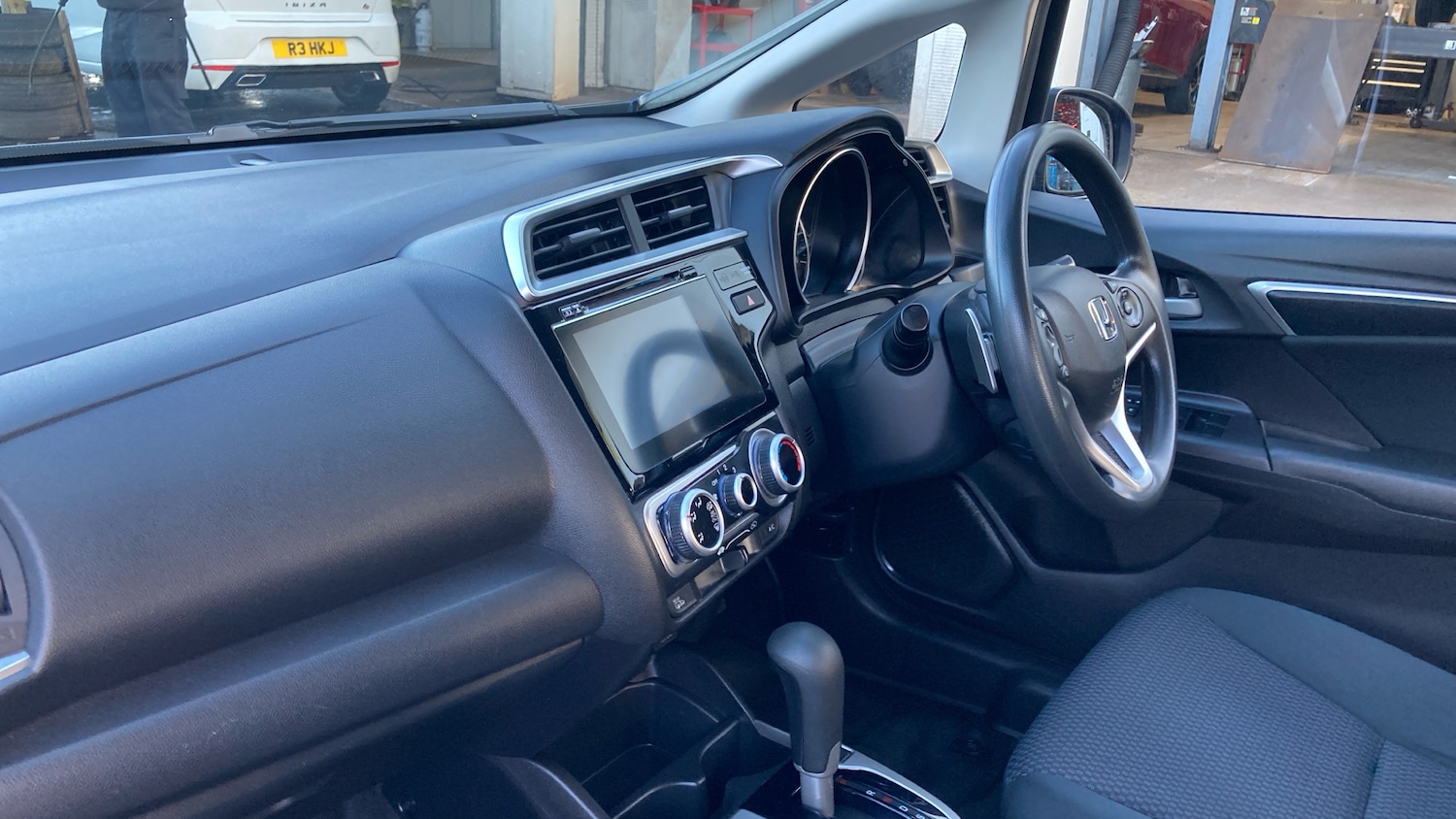 Used Honda Jazz 2018 for sale - 76490338: Photo 2