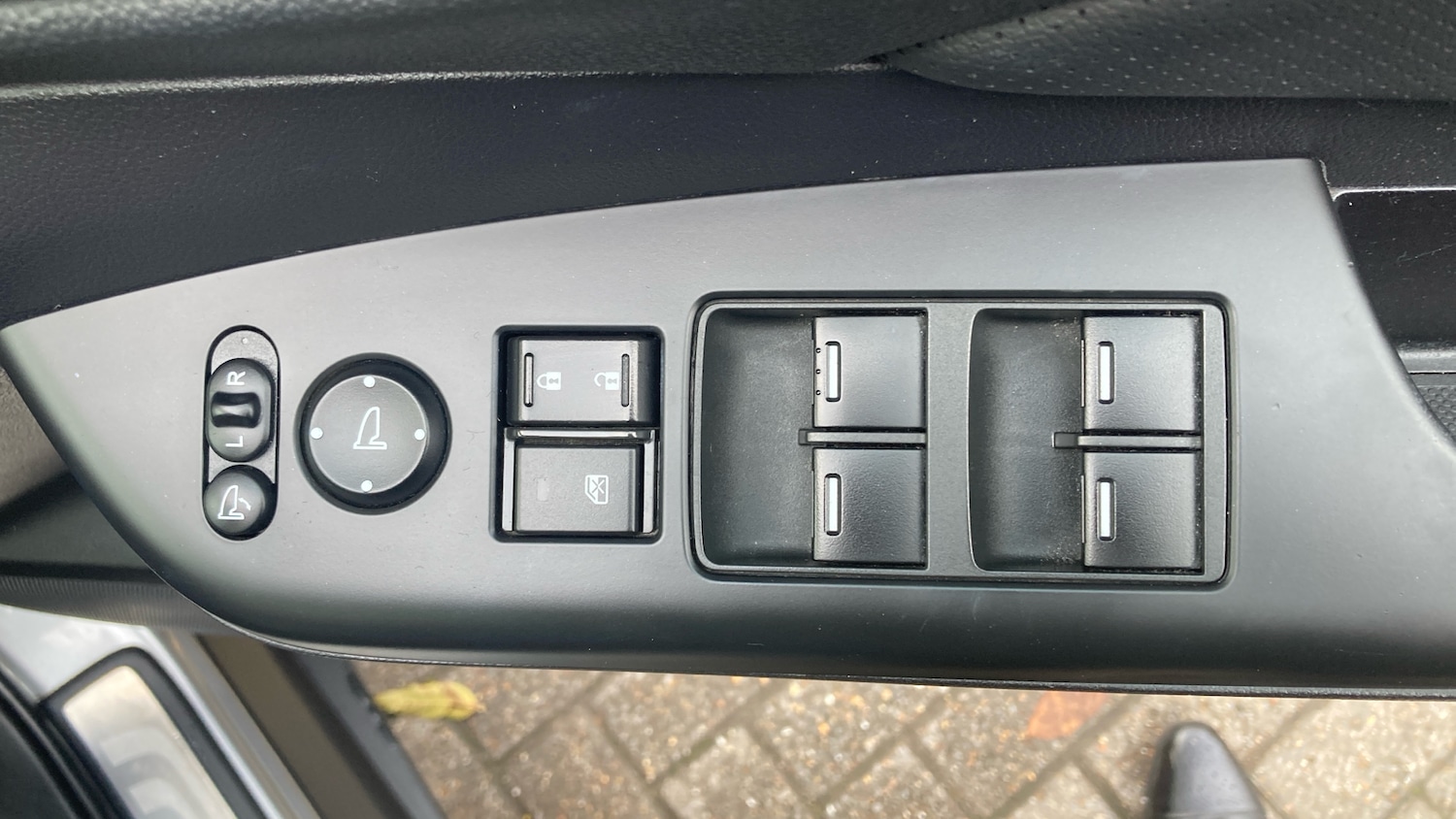 Used Honda CR-V 2017 for sale - 76490341: Photo 19