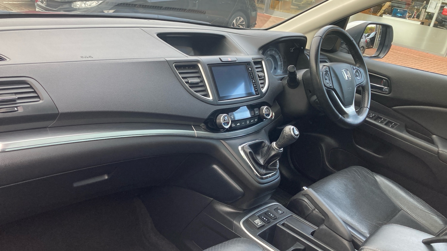 Used Honda CR-V 2017 for sale - 76490341: Photo 2