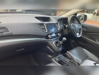 Used Honda CR-V 2017 for sale - 76490341: Photo