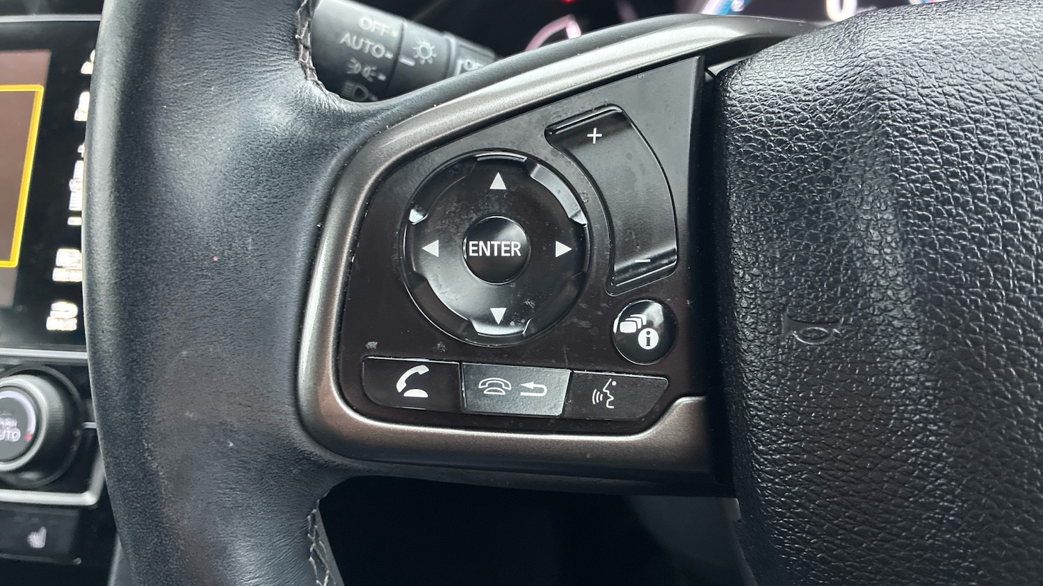 Used Honda Civic 2020 for sale - 76877825: Photo 13