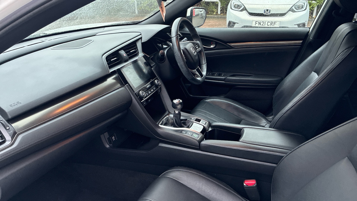 Used Honda Civic 2020 for sale - 76877825: Photo 2