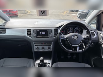 Used Volkswagen Golf SV 2017 for sale - 78733339: Photo