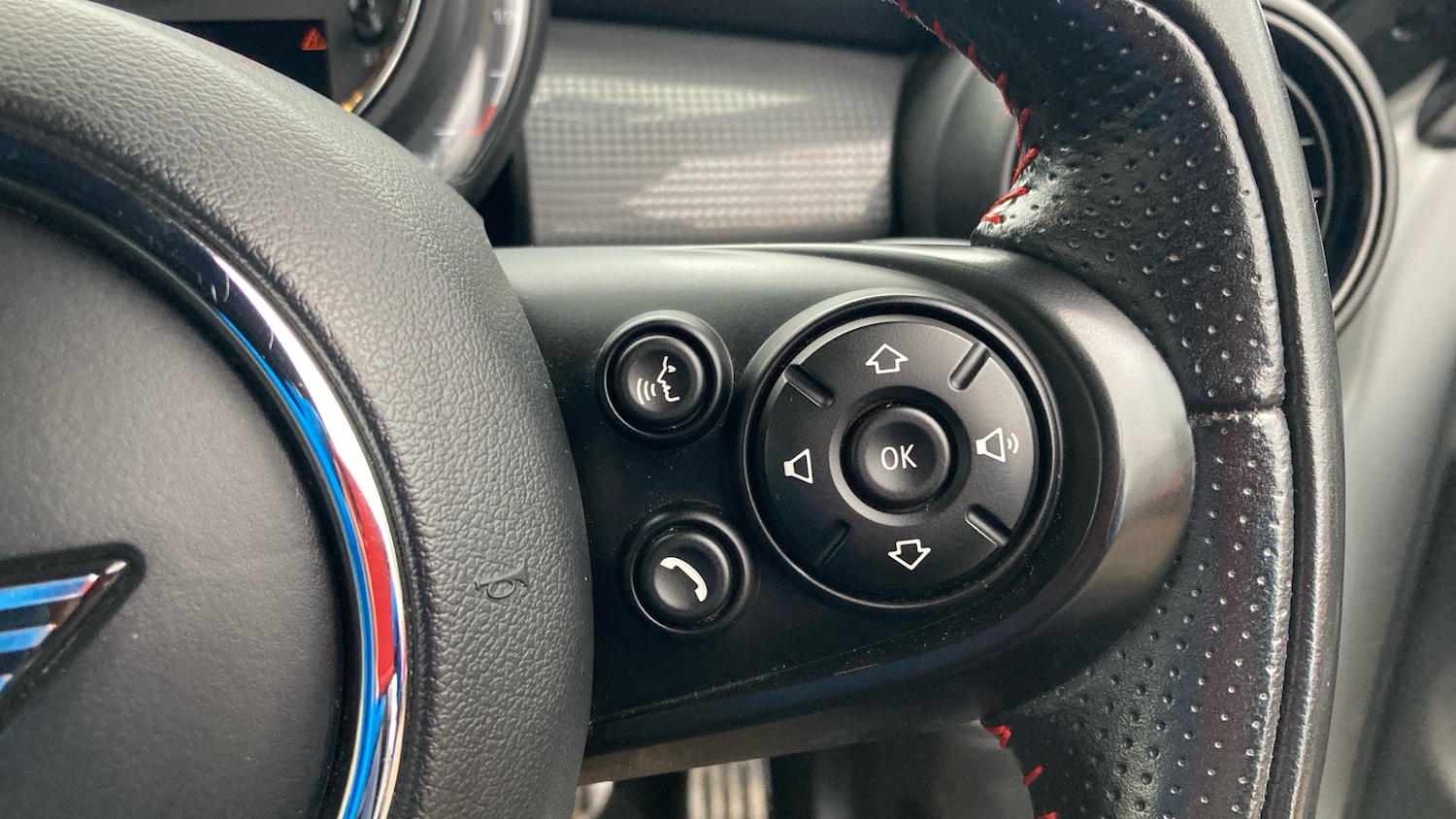 Used MINI Convertible 2020 for sale - 76762349: Photo 13